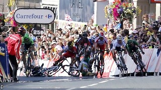  La Folie du Tour:  Why Cycling’s greatest event needs modernising, and fast