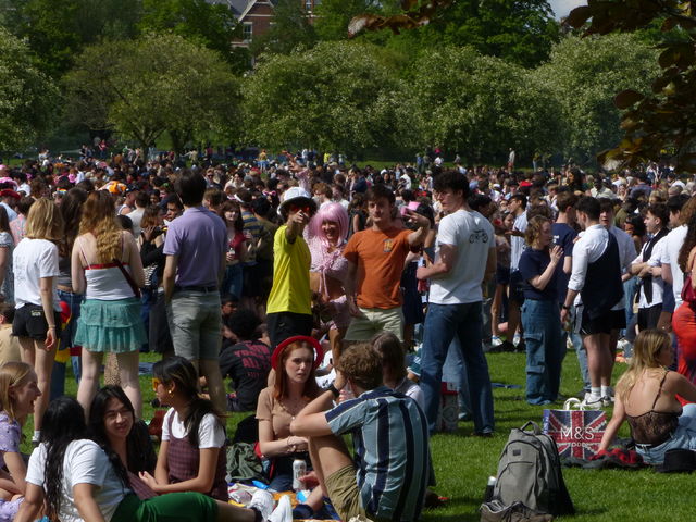 Cambridge students revel in sunshine for 'best' C-Sunday 