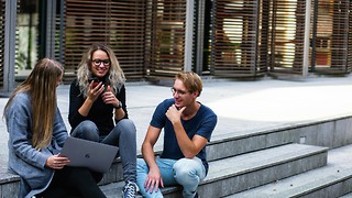 From Lecture Halls to Hiking Trails: Why Students Are Choosing Versatile Activewear