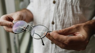 Why Round Glasses for Men Are Becoming a Campus Style Essential