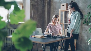 How to Create an Attractive Freelancer Portfolio [5 Tips &amp; Examples]