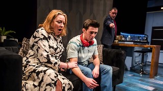 Looking Good Dead: A lighthearted thriller 