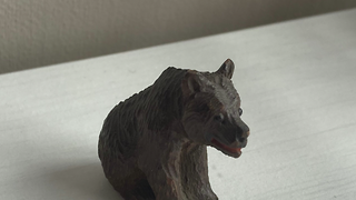 'Knick-knacks': Miniature bear