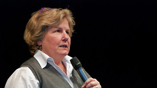 Sandi Toksvig enters Cambridge Chancellor race
