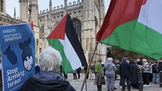 Student protesters glue Cambridge Barclays shut