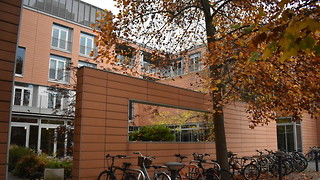 English students fury at note sheet ban for exams