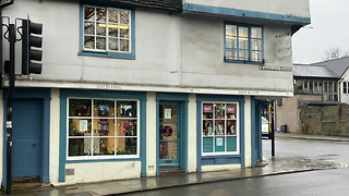 Forget Amazon, shop local!&nbsp;