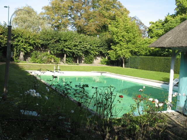 Which college has the best sporting facilities?