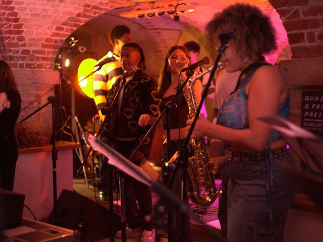 Quasar and friends: great music that keeps you guessing 