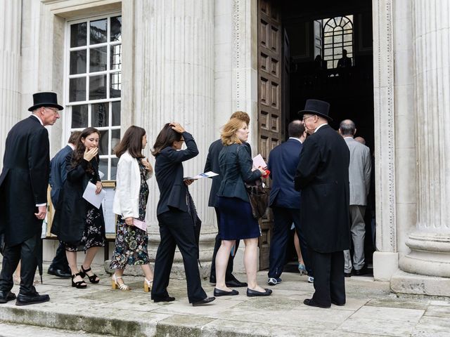 Varsity survey on family members attending Oxbridge