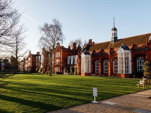 Newnham postgrads referred to homeless charities as College runs out of rooms