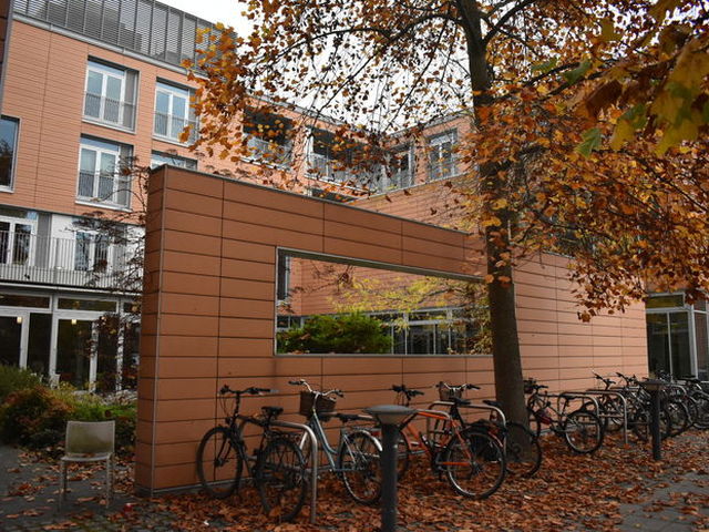 English students fury at note sheet ban for exams