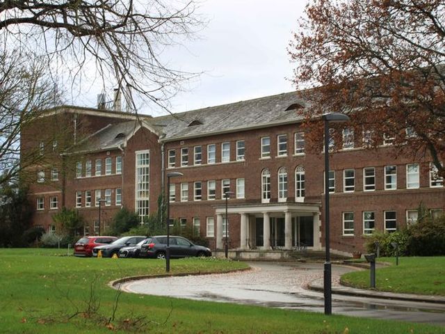 Cambridge Vet School gets lifeline year to stay accredited