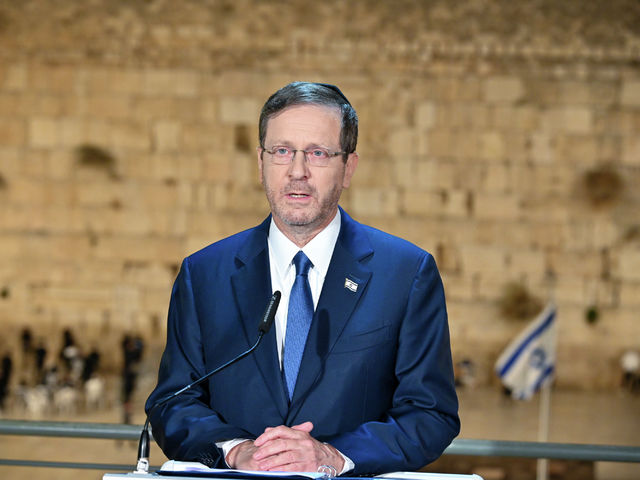 Students condemn 'insidious' Israel trip