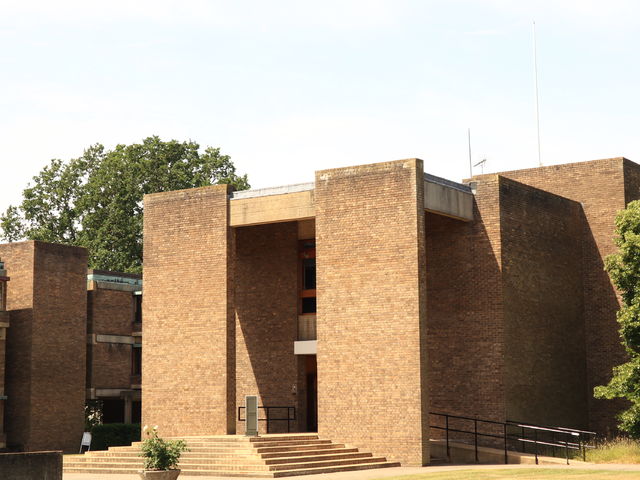 College rivalry should not become college snobbery