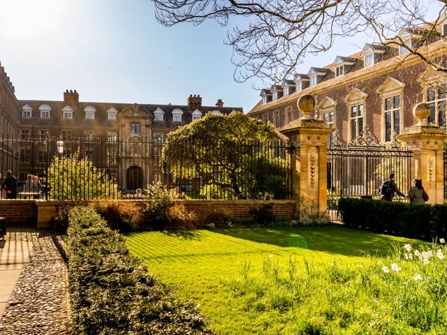 Man pleads guility to arson at Catz