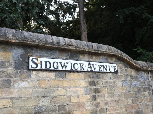 Scammers posing as deaf fundraisers target students around Sidge